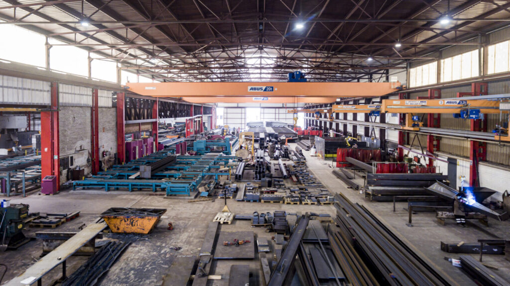 proceso de fabricación de estructuras: metálicas, tubos y naves