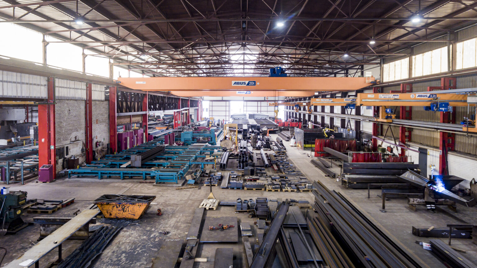 proceso de fabricación de estructuras: metálicas, tubos y naves