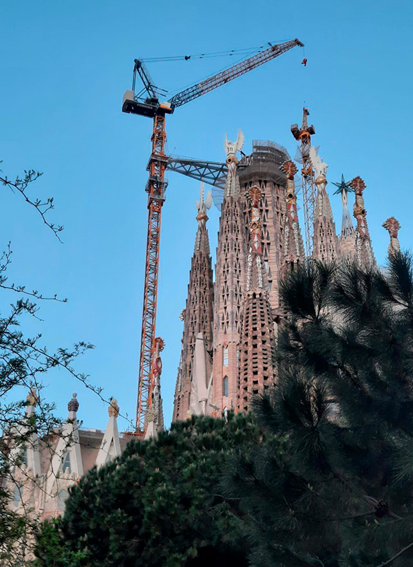 Estructura de grua de Sagrada Familia